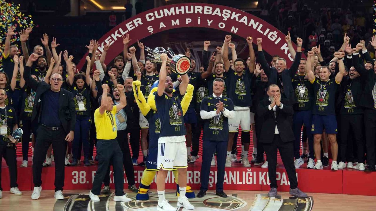 38. Erkekler Cumhurbaşkanlığı Kupası’nda Ödüller Verildi