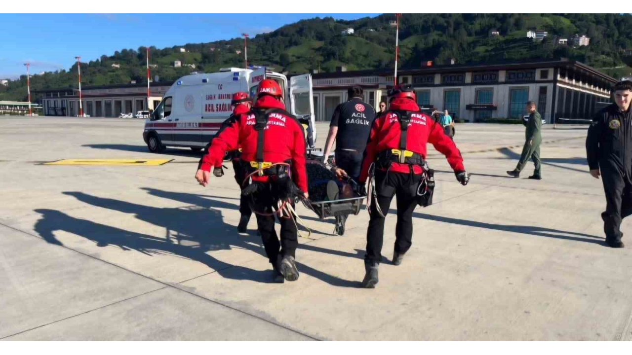 Rize’de Askeri Helikopterlerin Mesaisi Sürüyor
