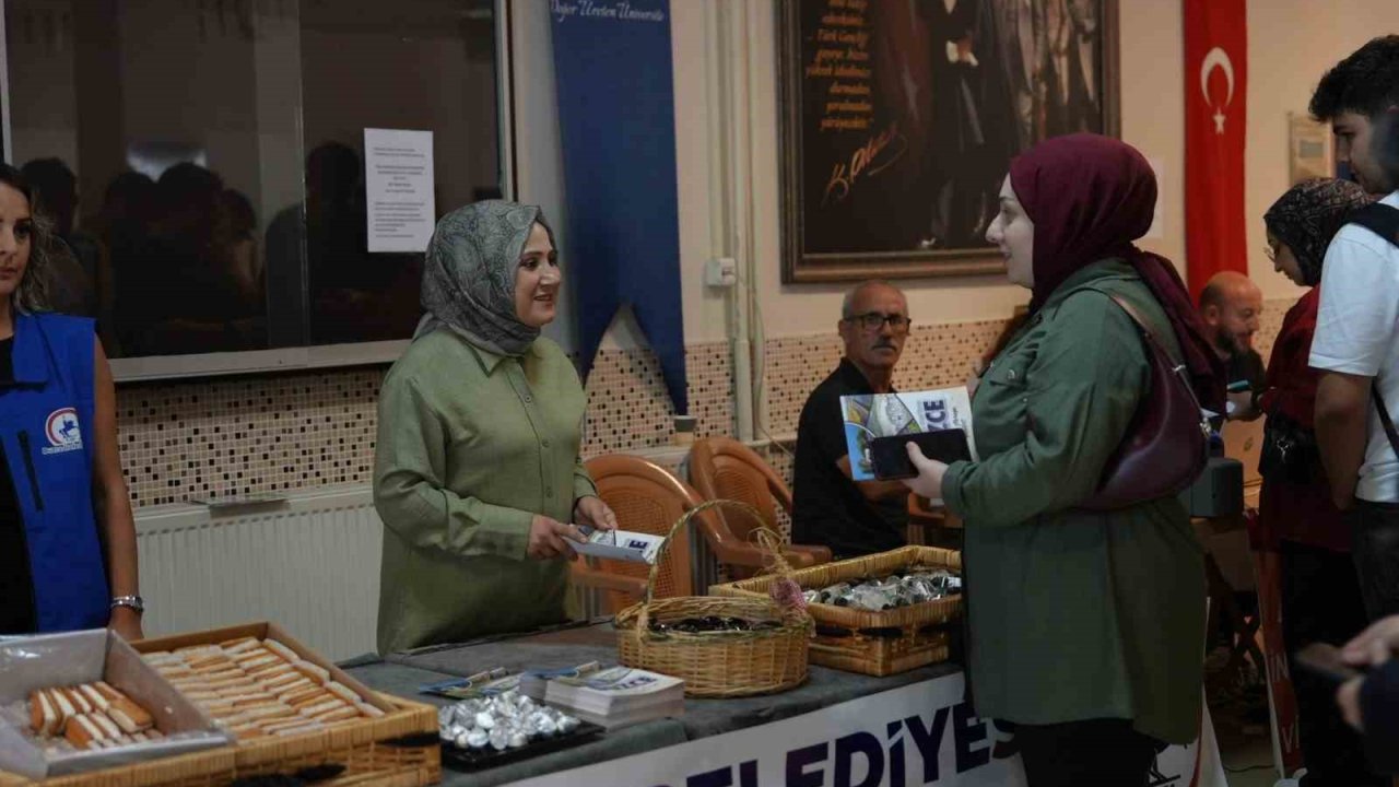 Yeni Öğrencilere Sıcak Karşılama
