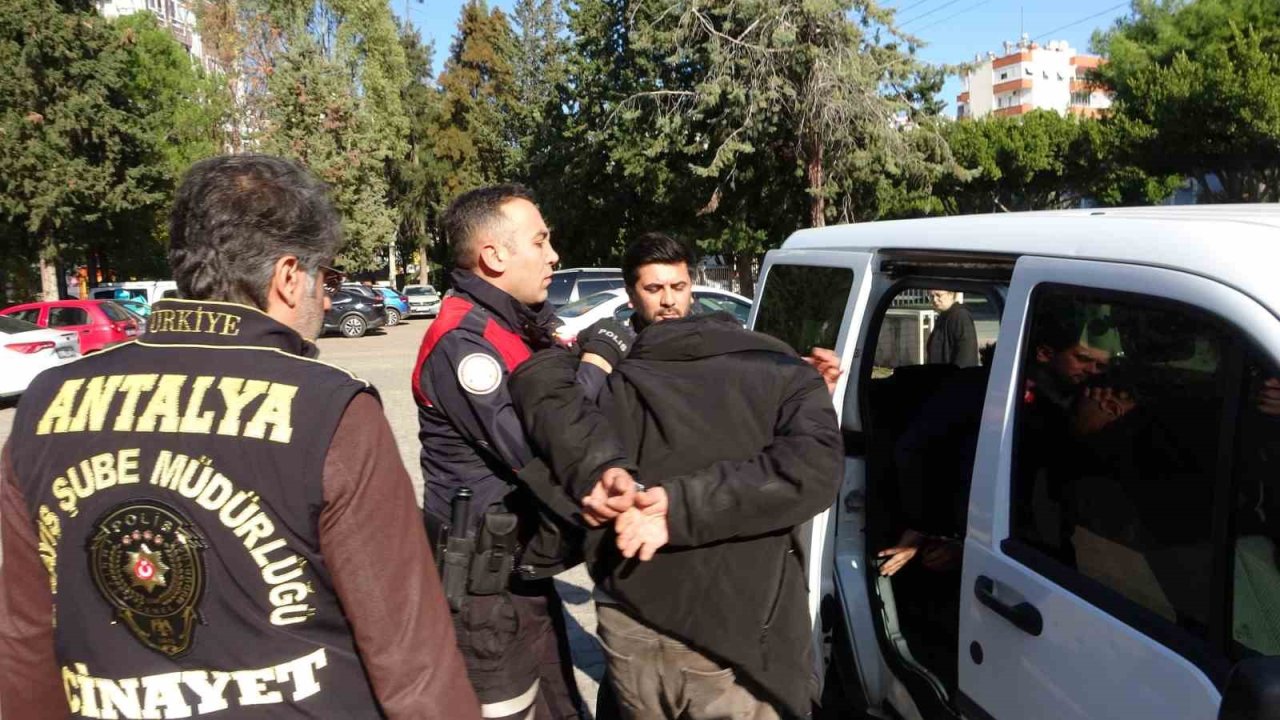 Antalya’da Kıraathanedeki Cinayet Davasında Sanık İkinci Kez Hakim Karşısında