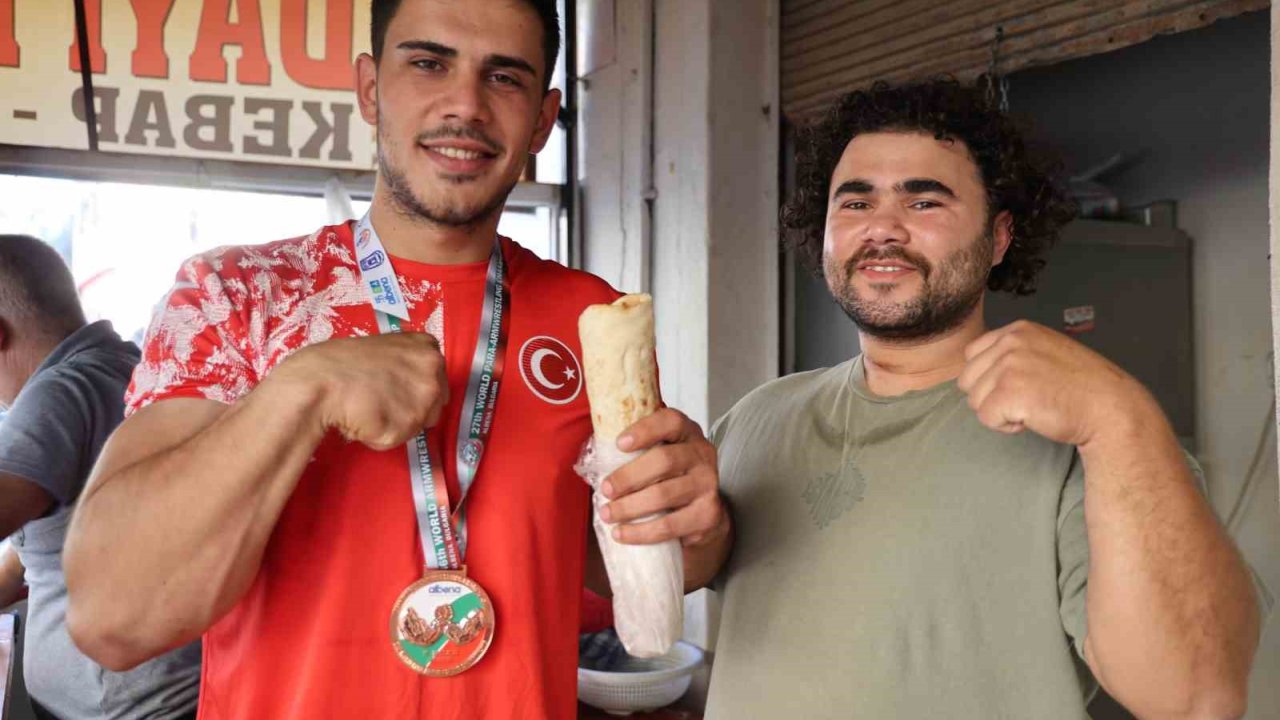 Kebap Tezgahından Dünya Kürsüsüne: Bilek Güreşinde Dünya Üçüncüsü Oldu