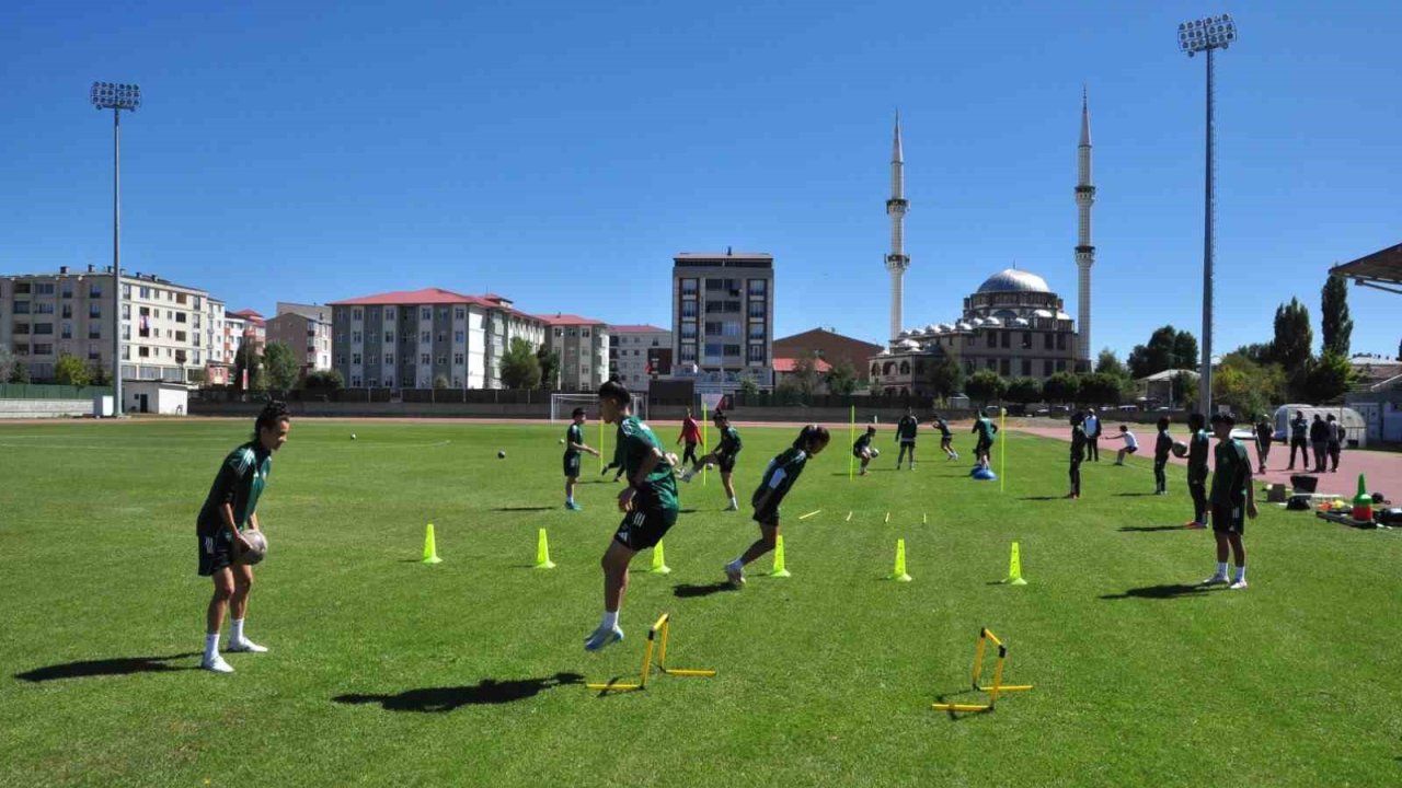 Yüksekova Spor, Trabzonspor Maçına Kars’ta Hazırlanıyor