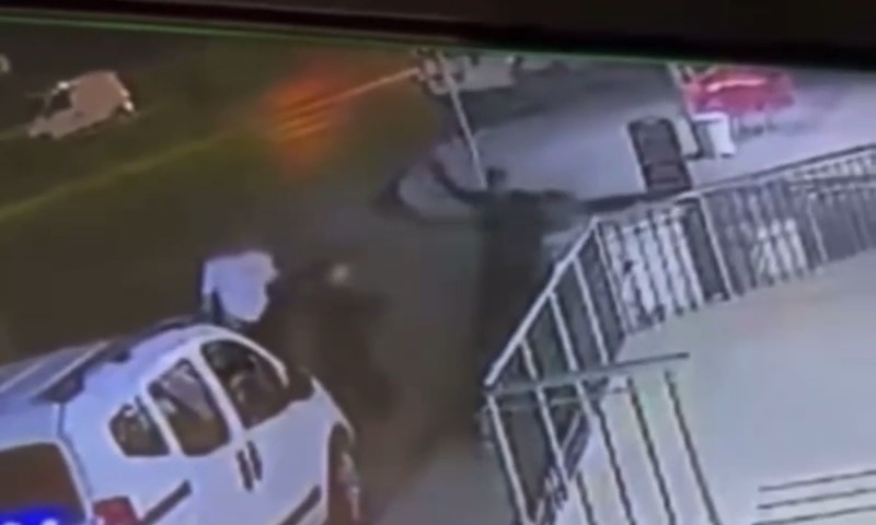 10 Yerinden Bıçaklanan Şahıs Yaralandı