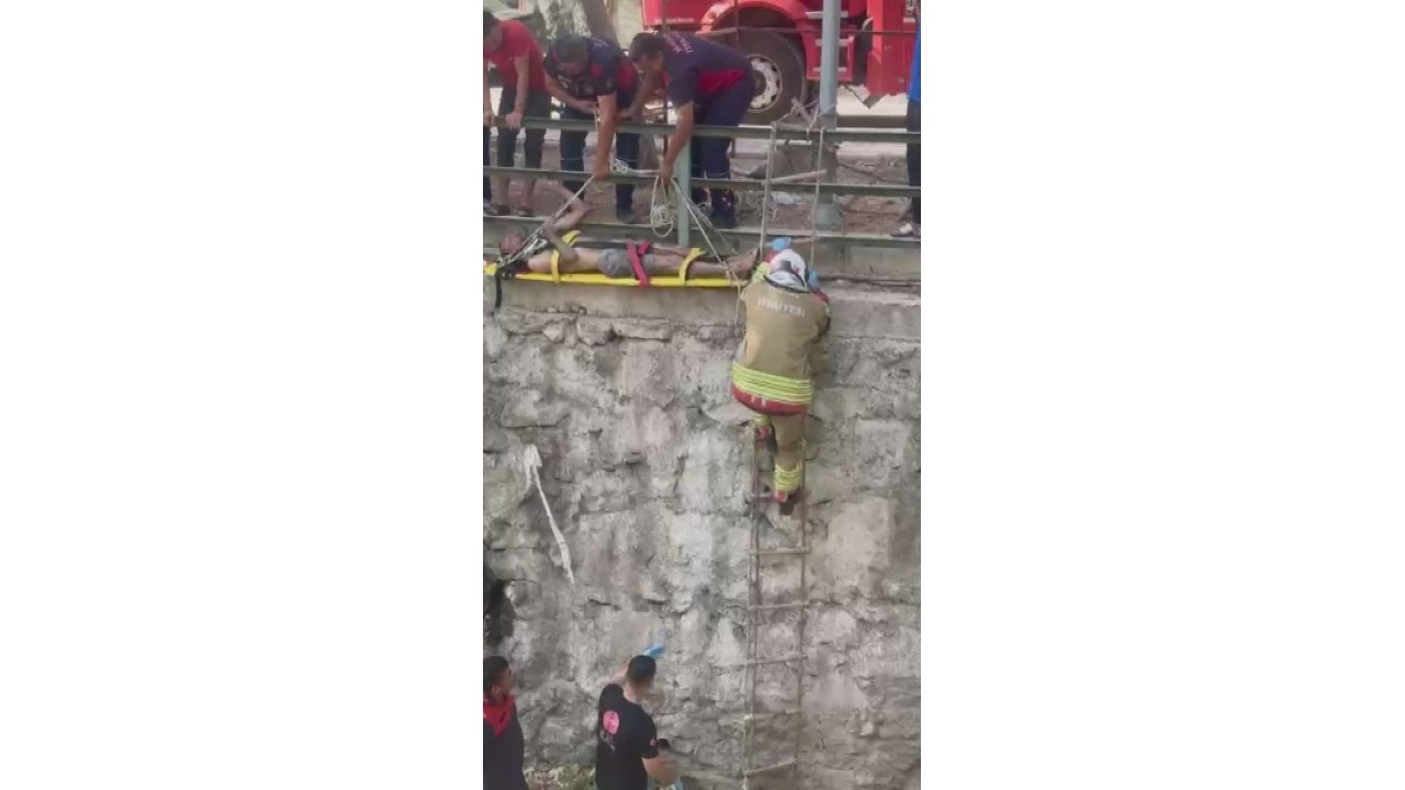 Sulama Kanalına Düşen Zihinsel Engelli Vatandaşı İtfaiye Kurtardı
