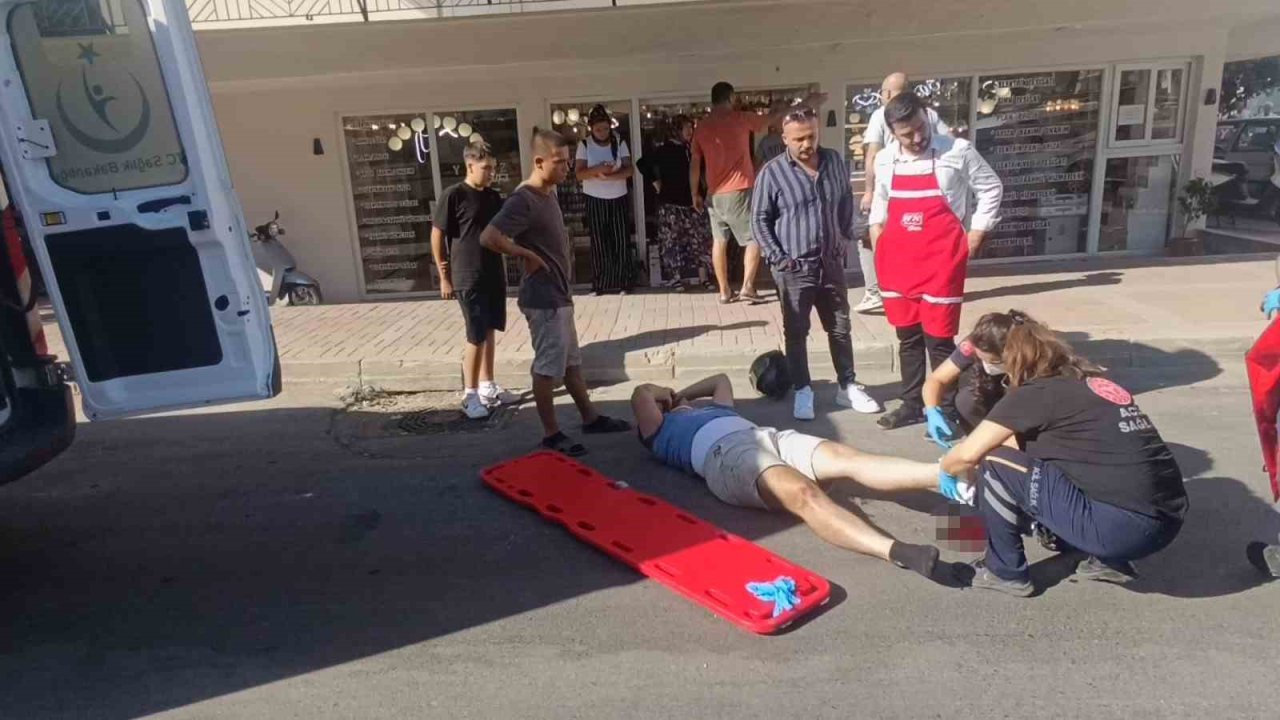 Otomobille Çarpışan Motosikletli Metrelerce Savruldu: O Anlar Kamerada