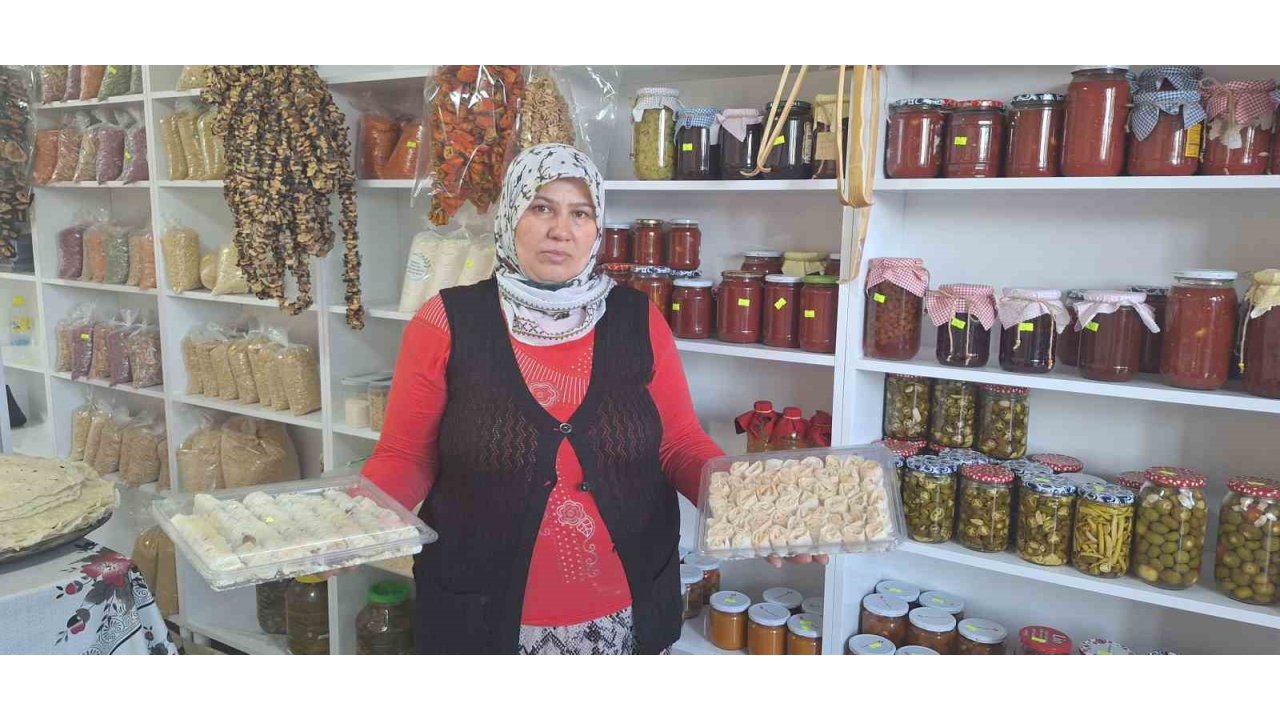 Yaptığı Yöresel Lezzetlerle Hem Evini Geçindiriyor Hem De Kadınlara İstihdam Sağlıyor