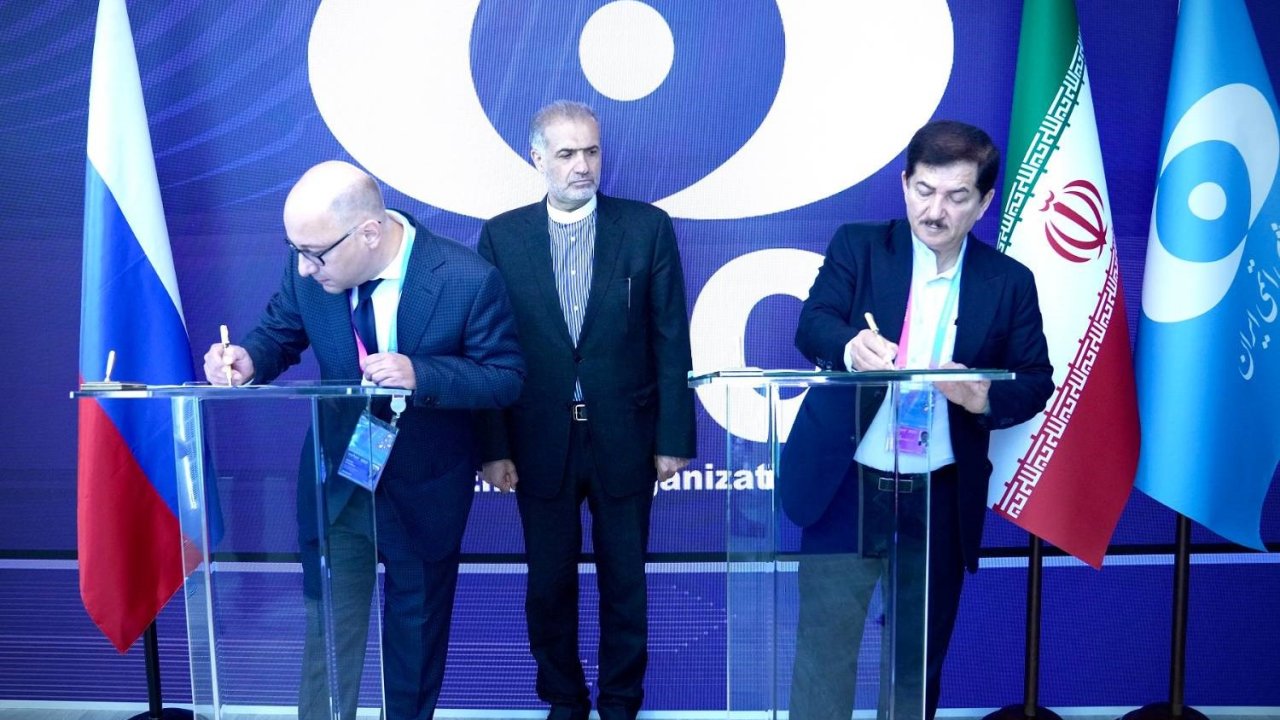 İran Ve Rusya’dan 25 Milyar Dolarlık Nükleer Santral Anlaşması