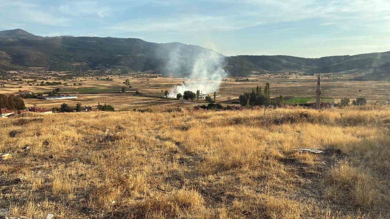 Yeşilova’da Arazi Yangını