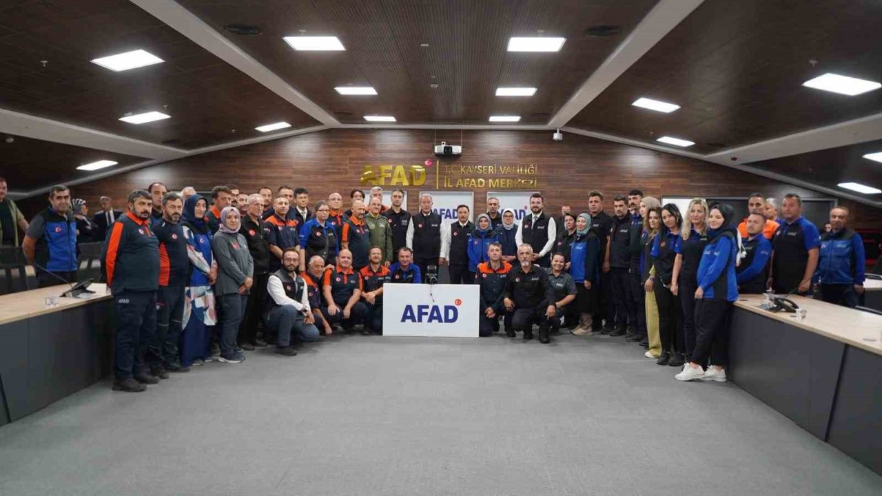 Ak Parti Kayseri Teşkilatı Afad’da Genel Durum Değerlendirme Toplantısı’na Katıldı