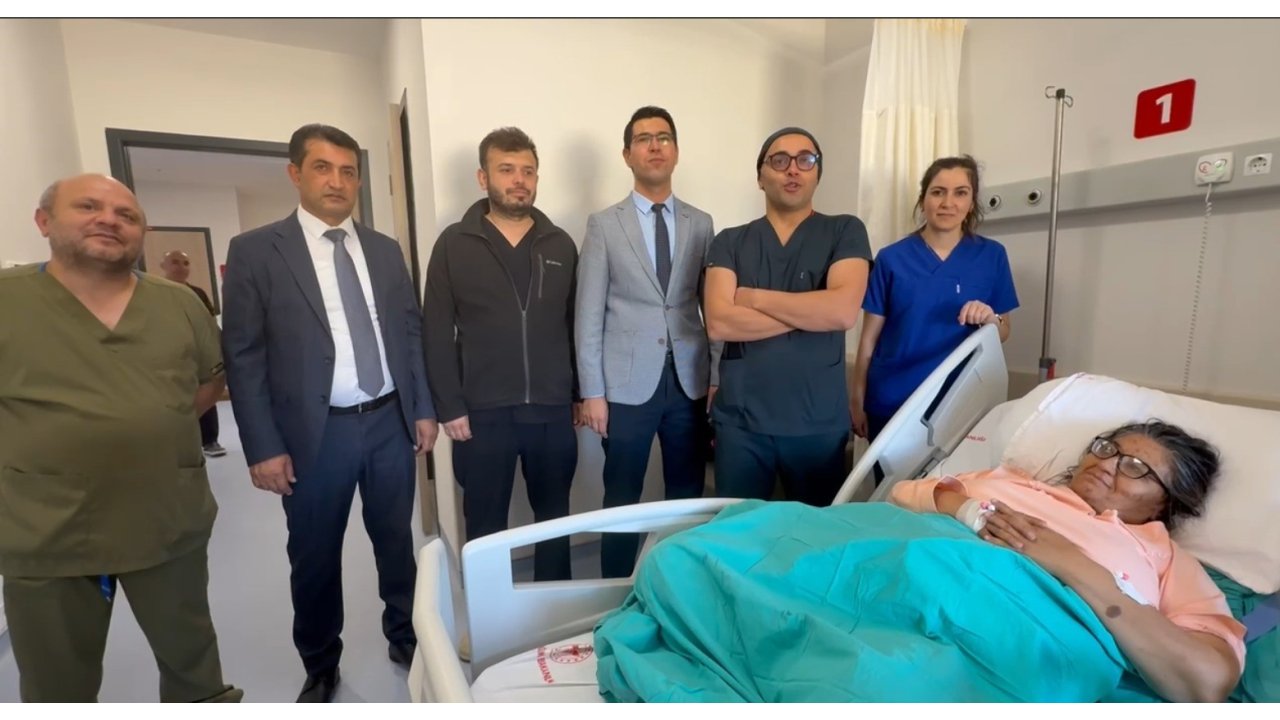 Deprem Sonrası Yeniden Yapılan Nurhak Devlet Hastanesi’nde İlk Ameliyat