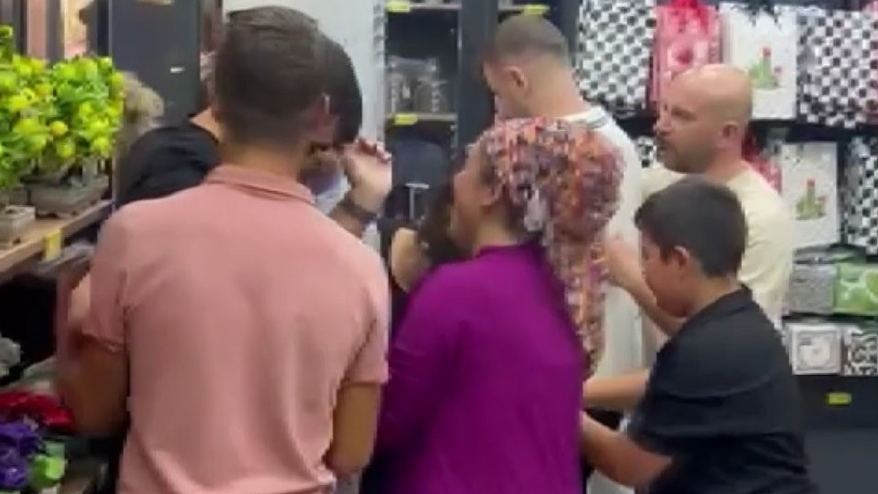 Mağaza Açılışında İzdiham Yaşandı