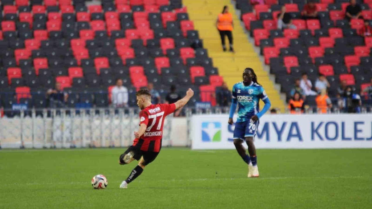 Trendyol Süper Lig: Gaziantep Fk: 1 - Samsunspor: 2 (İlk Yarı)