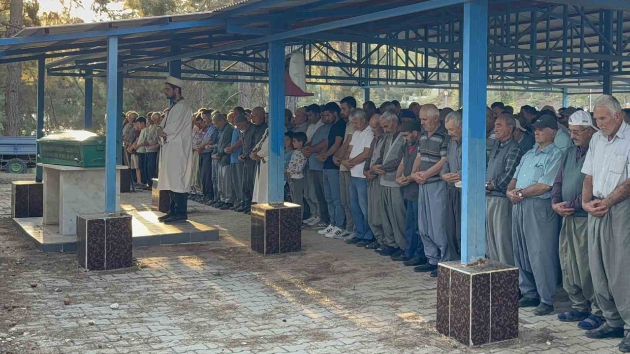 Yangında Ölen Nene Ve Torun Yan Yana Toprağa Verildi