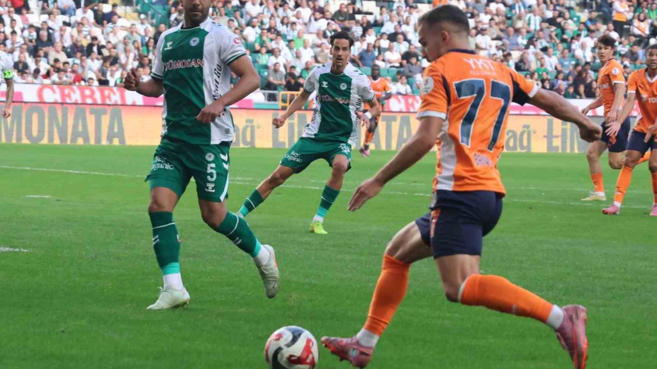 Trendyol Süper Lig: Konyaspor: 2 - Rams Başakşehir: 0 (İlk Yarı)
