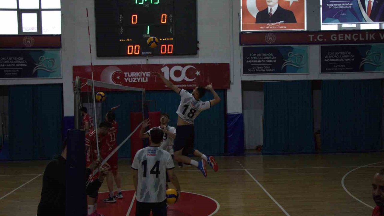 Düzce Belediyesi Spor Akademisi Voleybol Takımı İlk Maçında Galip
