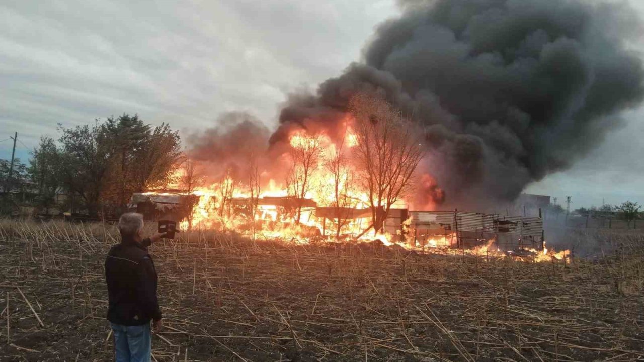 Bağ Evi Alev Topuna Döndü, Dakikalar İçinde Kül Oldu