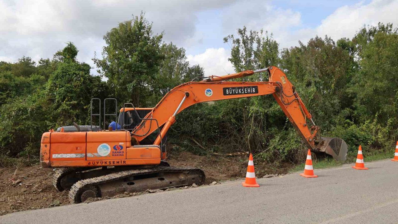 20 Mahalleye Ulaşımı Kolaylaştıracak Yol Hamlesi