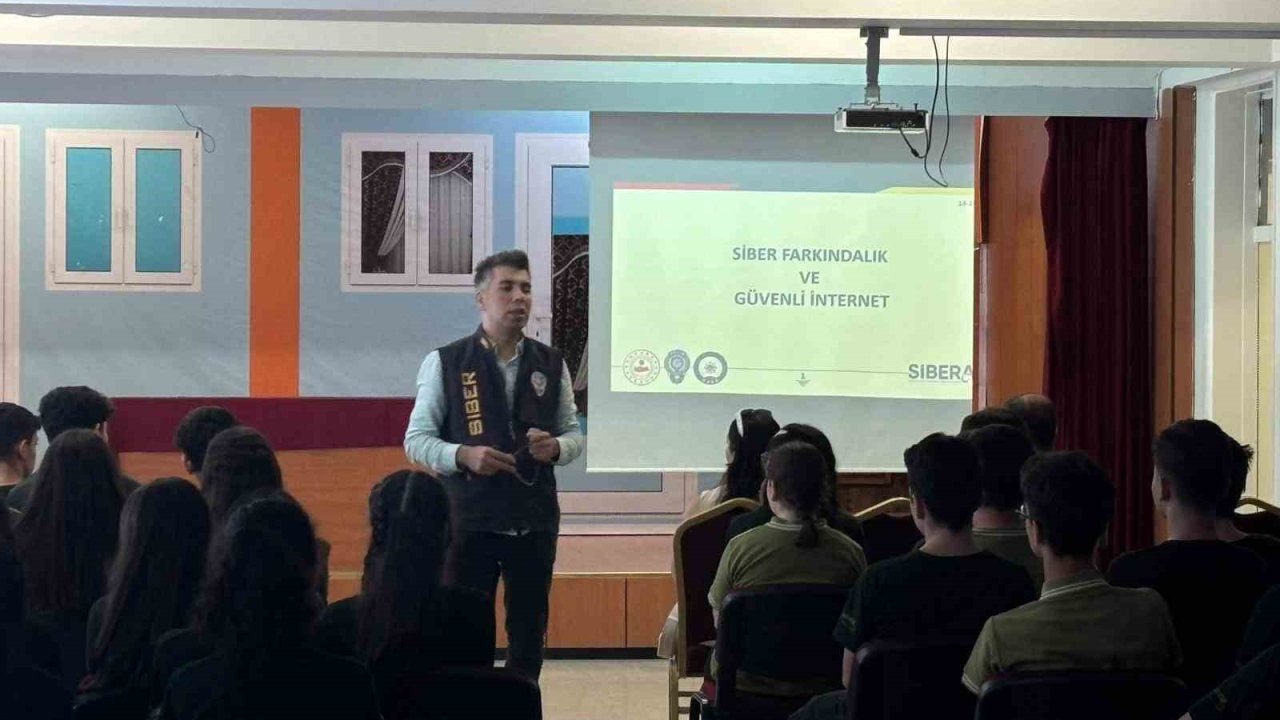 Mersin’de Öğrencilere Siber Güvenlik Eğitimi