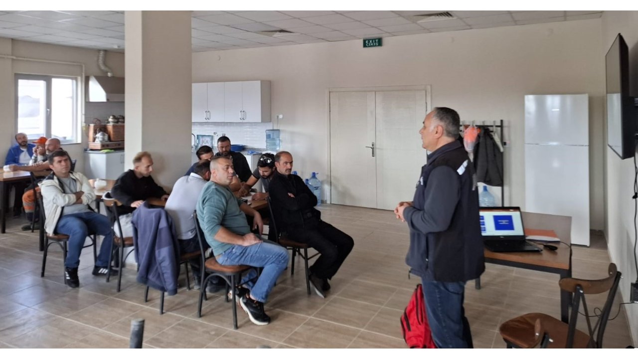 Karayolları 106. Şube Şefliği Personellerine Sivil Savunma Eğitimi Verildi