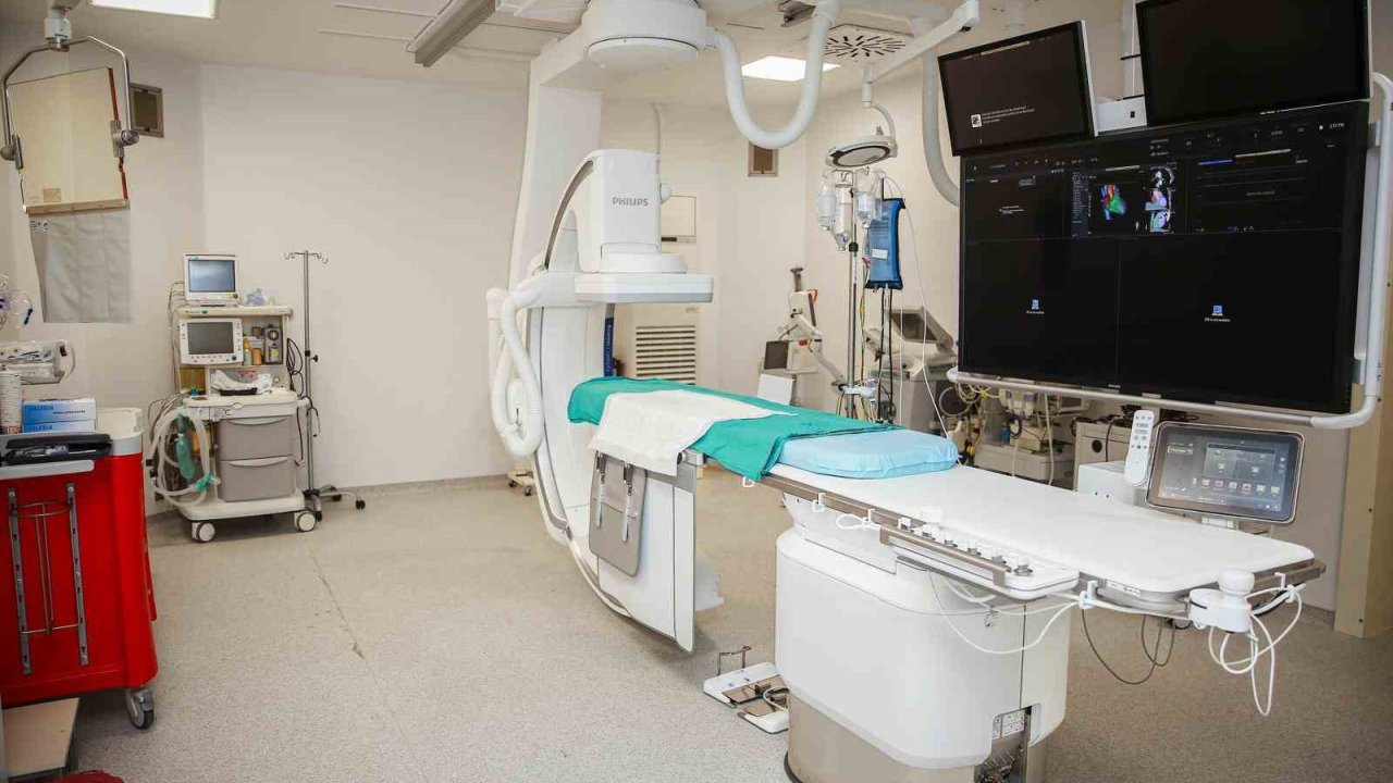 Adü’de Yeni Nesil Anjiyografi Cihazı Hizmete Girdi