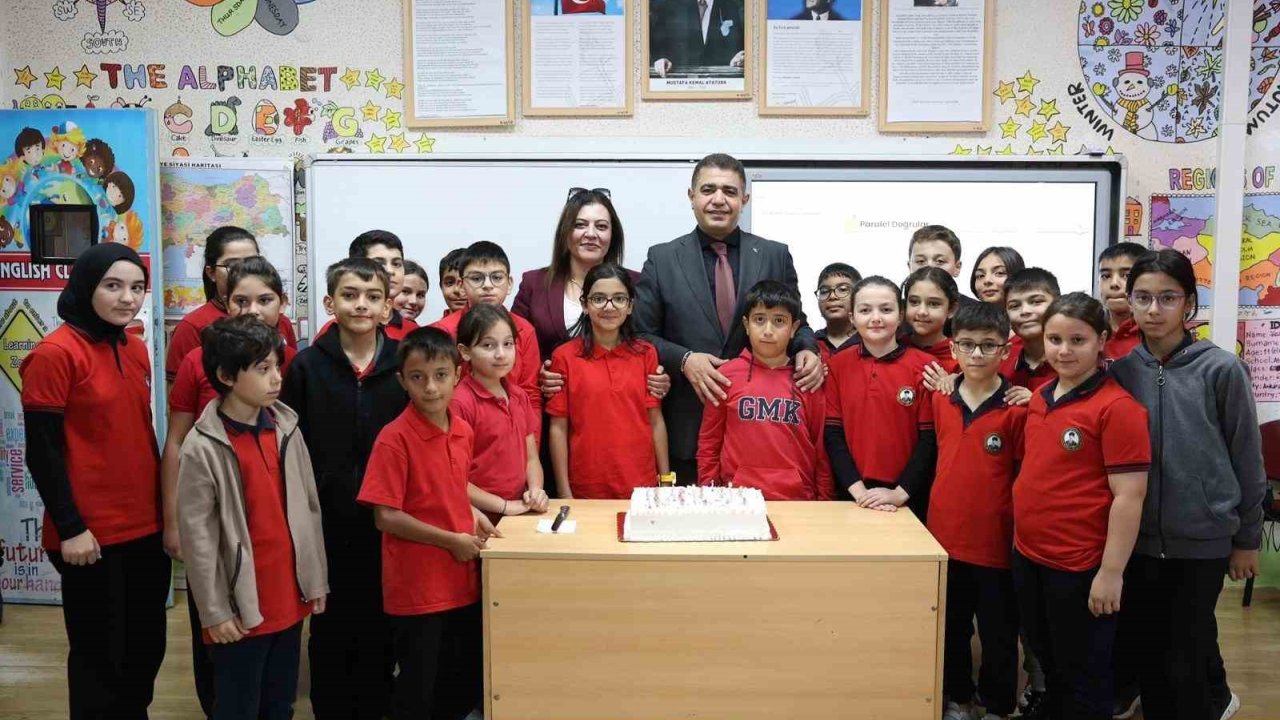 Sınıf Başkanlığı Seçiminde Verdiği Sözü Tuttu