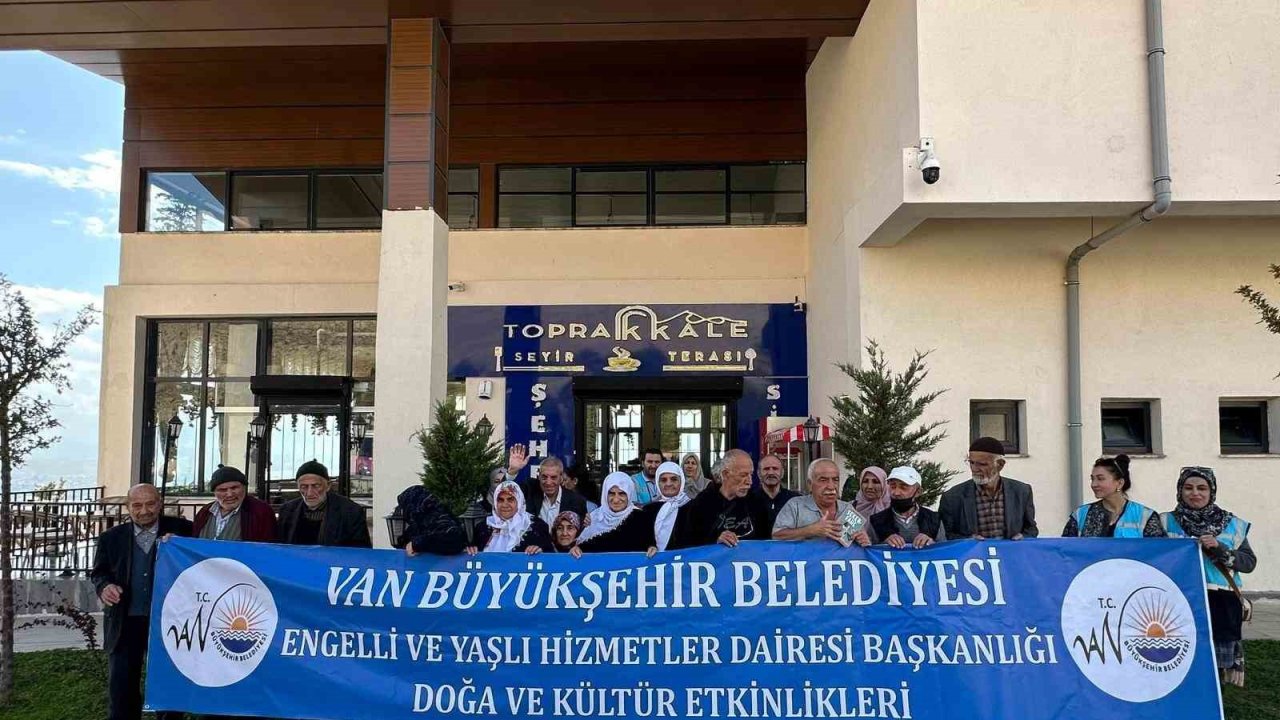 Van Büyükşehir Belediyesi Dünya Yaşlılar Günü’nü Unutmadı