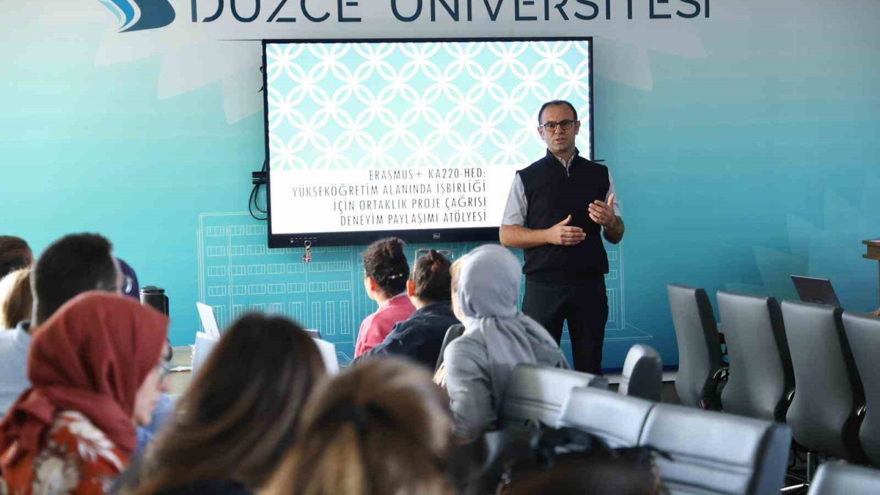 Düzce Üniversitesi’nde Erasmus+ Ka220 Projeleri Atölyesi Düzenlendi