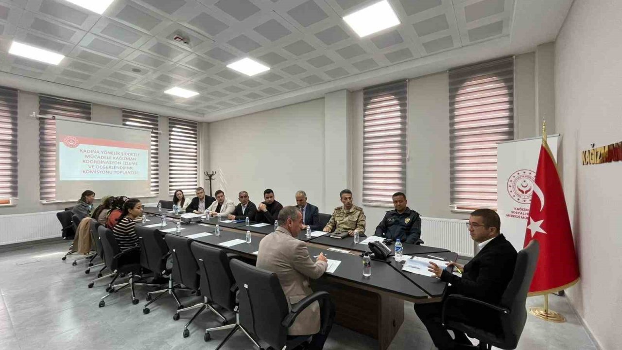 Kağızman’da Kadına Yönelik Şiddetle Mücadele Komisyonu Toplandı