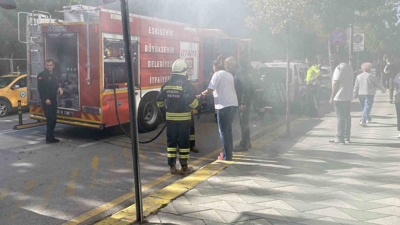 Atatürk Caddesi’nde O Senaryo Gerçeğe Döndü: Yangına Giden İtfaiye Ekipleri İlerleyemedi