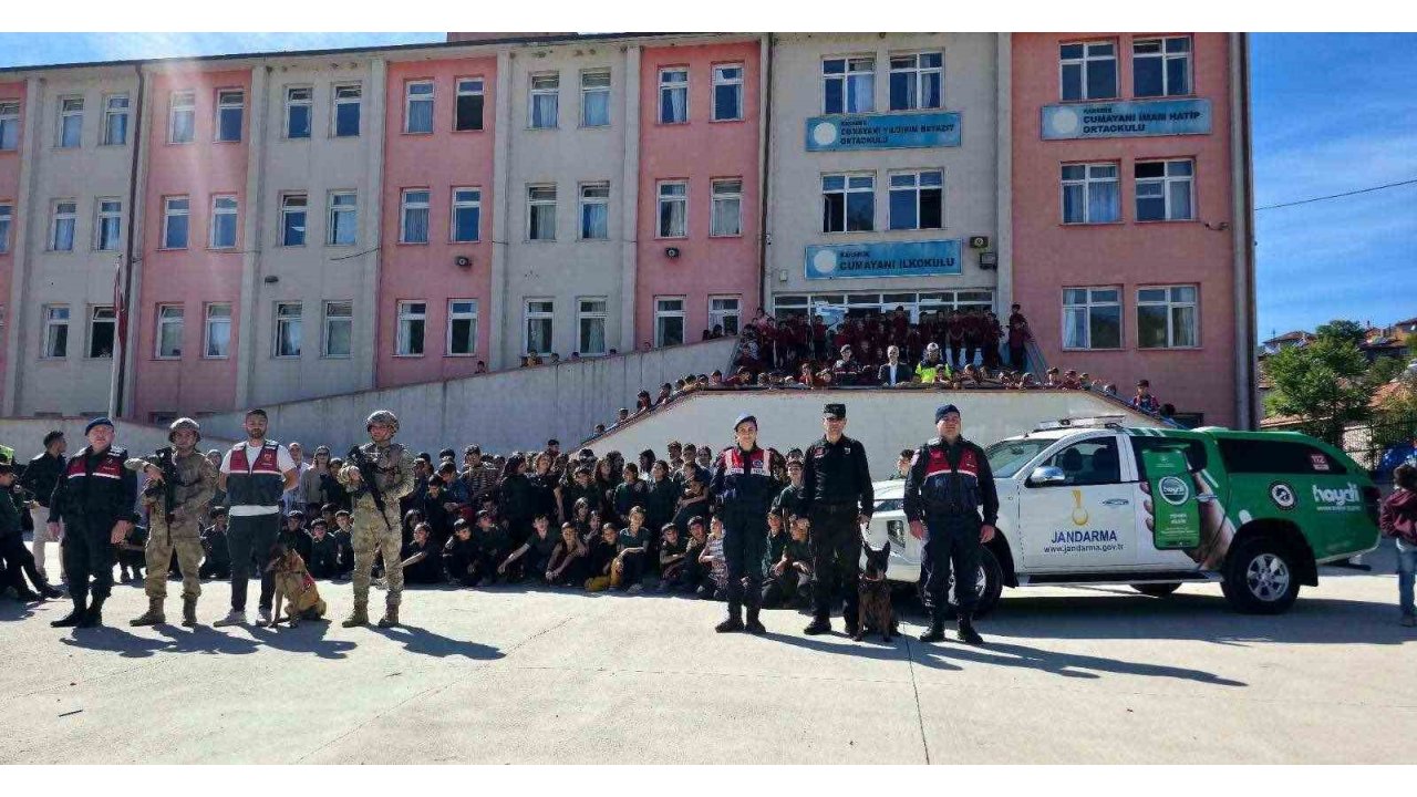 Karabük Jandarmasından Öğrencilere Hayvan Sevgisi Eğitimi