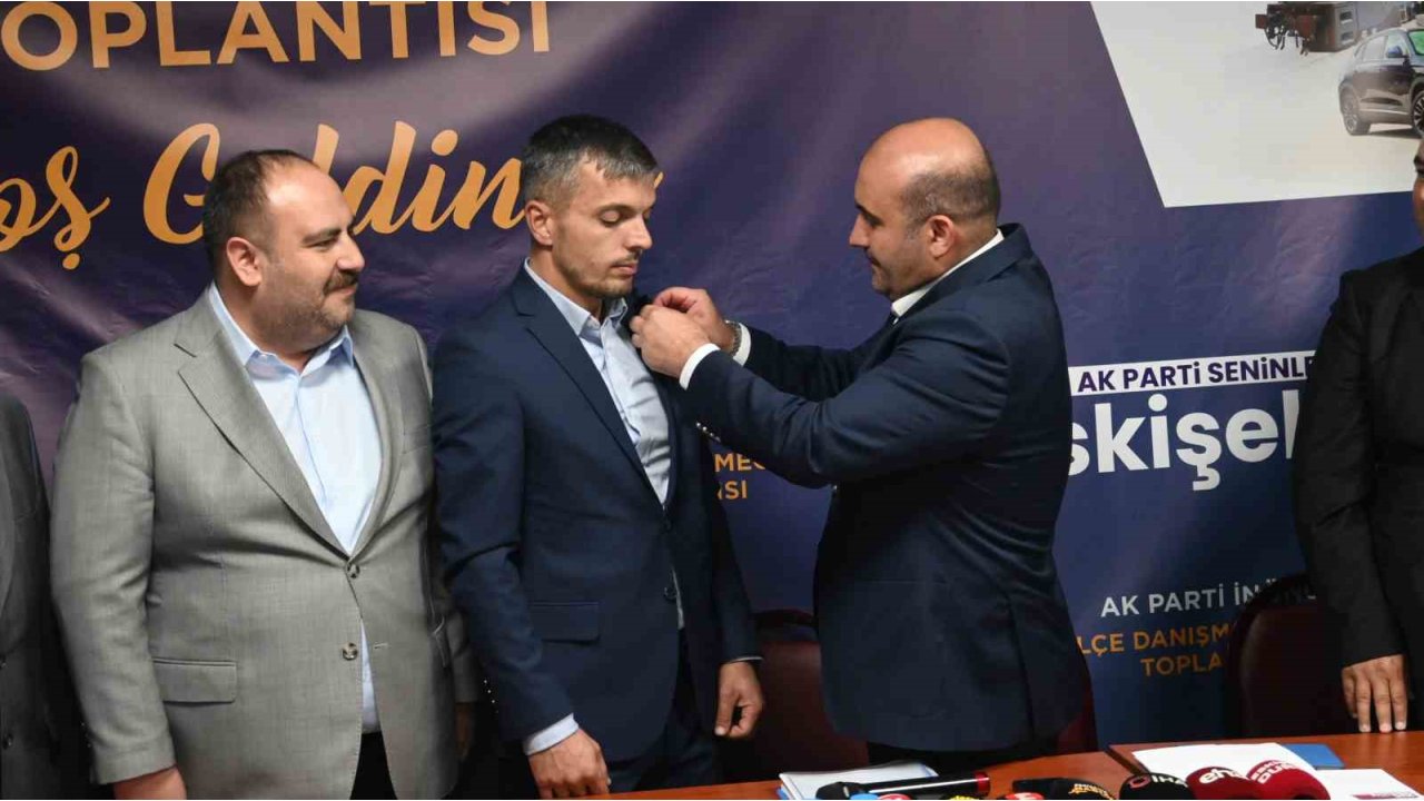 İnönü’de Chp’li Belediye Meclis Üyesi Ak Parti’ye Geçti