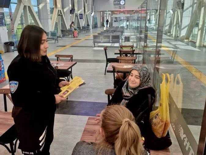 Bilecik’te Dolandırıcılık Ve Düzensiz Göçe Karşı Uyarı