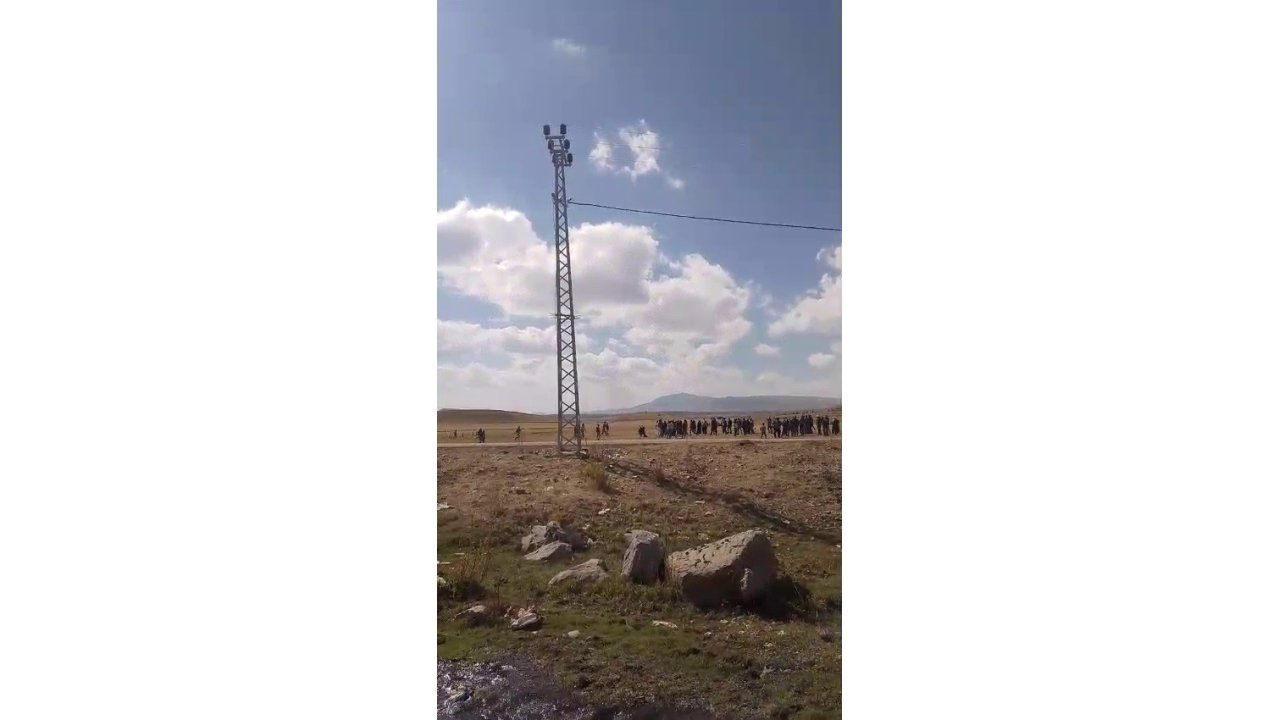 Tekman’da Cenaze Sırasında İki Aile Birbirine Girdi