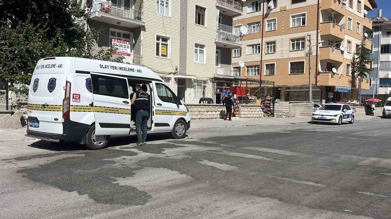 Konya’da Sokak Ortasında Bıçaklı Kavga: 1 Yaralı