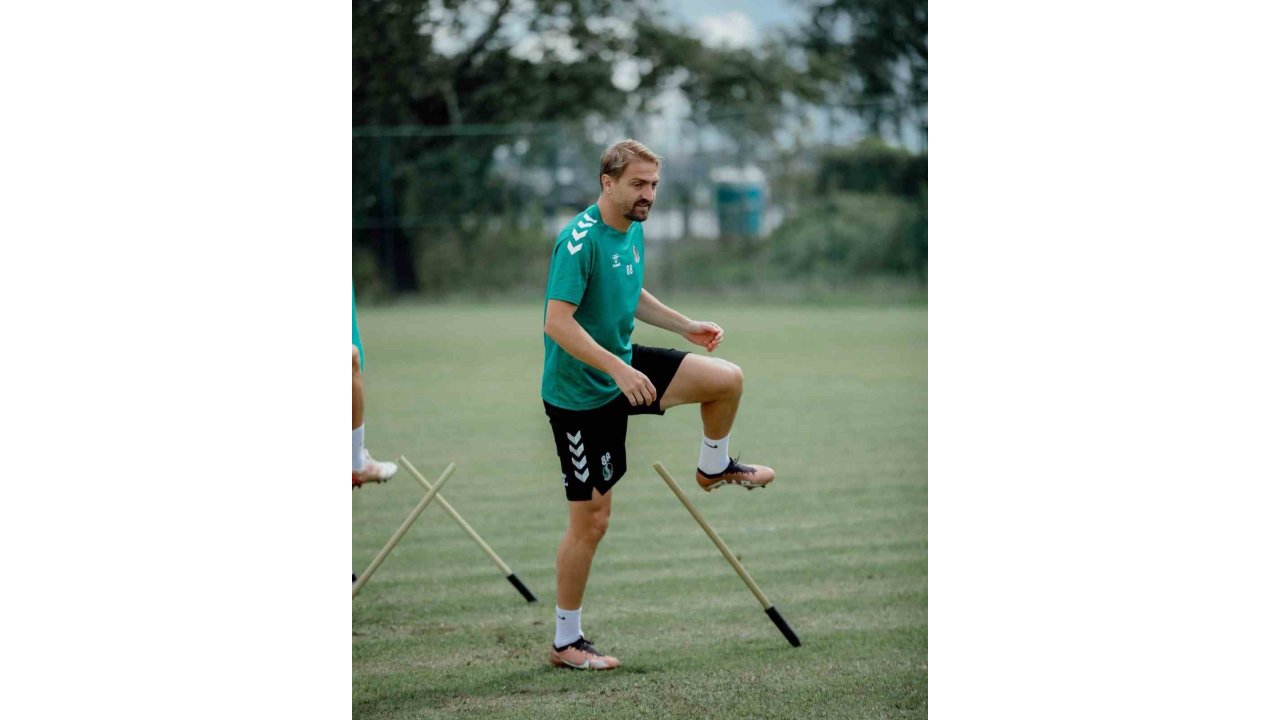 Sakaryaspor’da Caner Erkin Ve Burak Altıparmak Affedildi