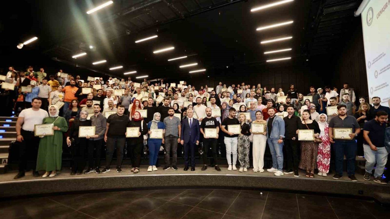 Şahinbey Belediyesi Evlilik Okulu’nda 366 Çift Daha Sertifika Aldı
