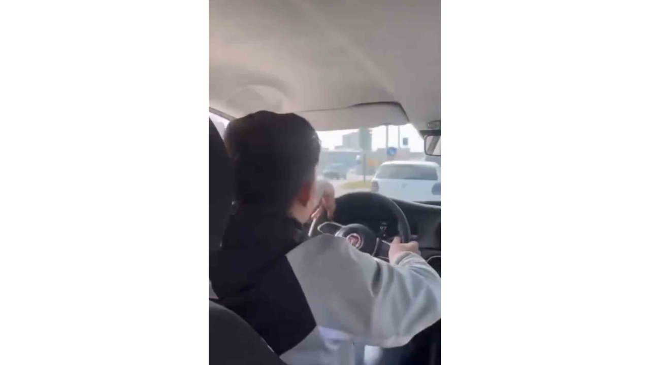 Bursa’da Trafikte Tehlikeli ’makas’: Direksiyon Tutuşu Pes Dedirtti