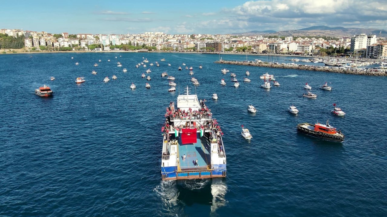 Çanakkale Boğazı’nda Sumud Filosu’na Destek Turu