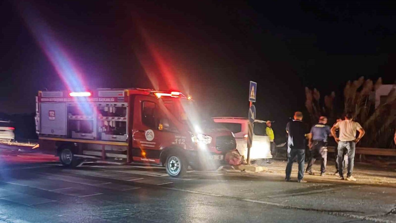 Mersin’de İki Otomobil Çarpıştı: 1 Ölü, 4 Yaralı