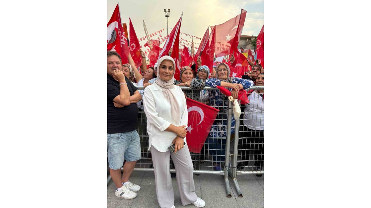 Chp Aksu Kadın Kolları Başkanı Menzil Çakmak Görevinden İstifa Etti