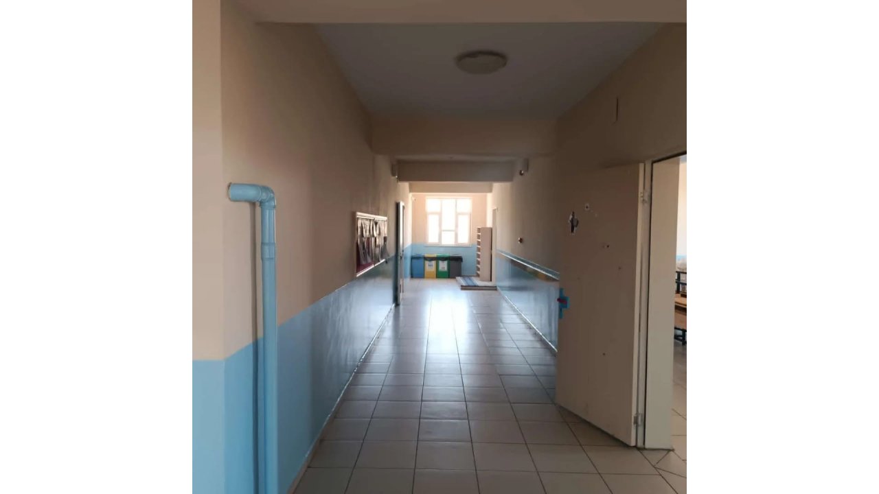 Bitlis’te Okullar Yükümlülerin Elleriyle Onarılıp Güzelleştiriliyor