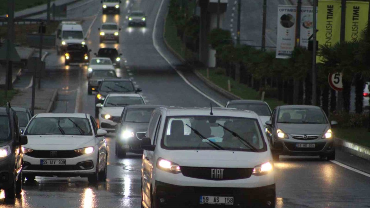 Tekirdağ’da Şiddetli Yağış Hayatı Olumsuz Etkiliyor