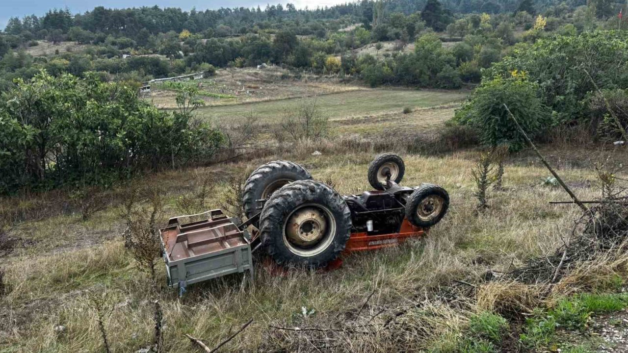 Dursunbey’de Traktör Devrildi