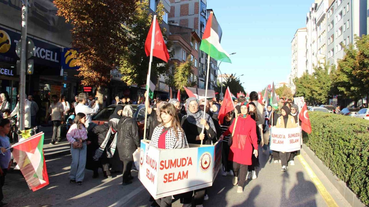 Çorum’da Yüzlerce Kişi Gazze İçin Tek Yürek Oldu