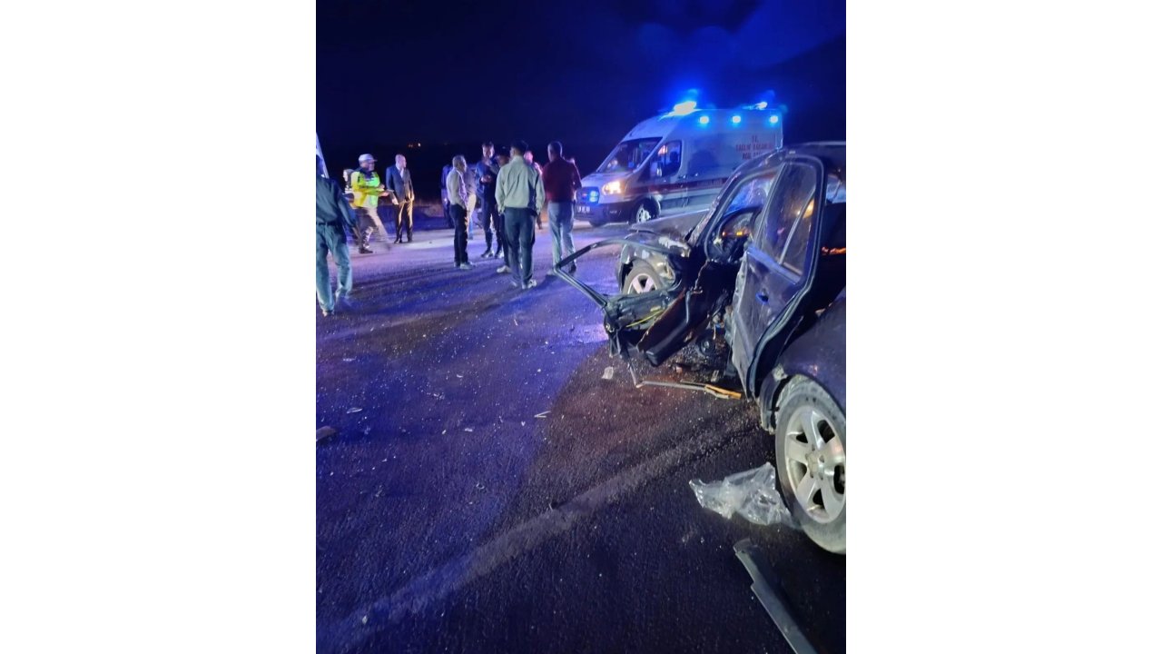 Kavşakta Meydana Gelen Trafik Kazasında 4 Kişi Yaralandı