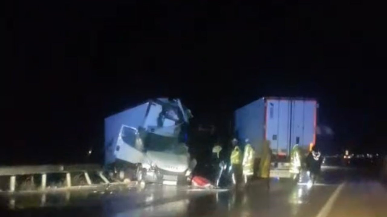 Konya’da Tır İle Kamyonet Çarpıştı: 1 Ölü, 2 Yaralı