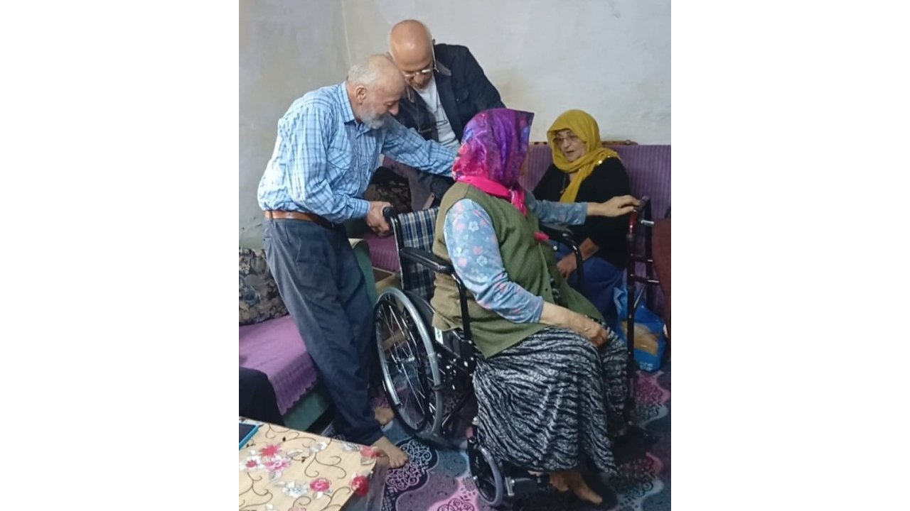 Emekli Astsubaylardan Tekerlekli Sandalye Desteği