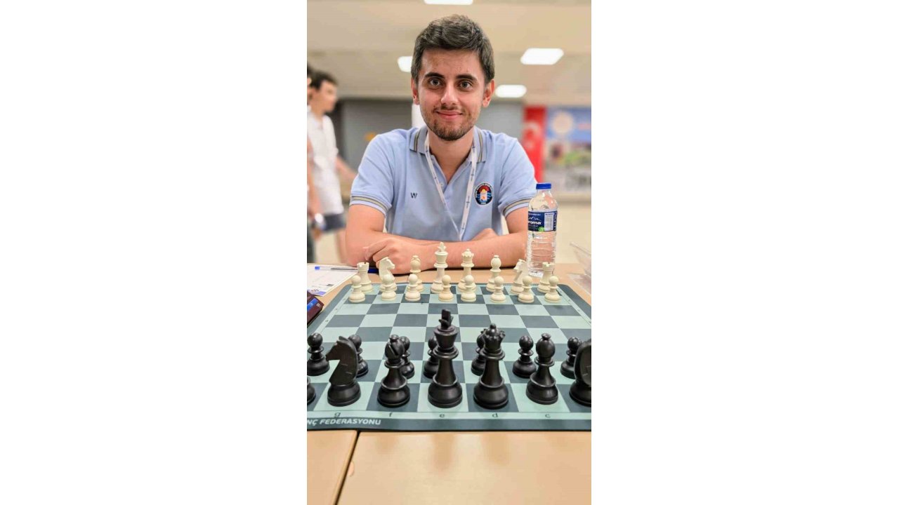 Satranç Sporcusu Talat Yıldız, Cm Unvanını Kazandı