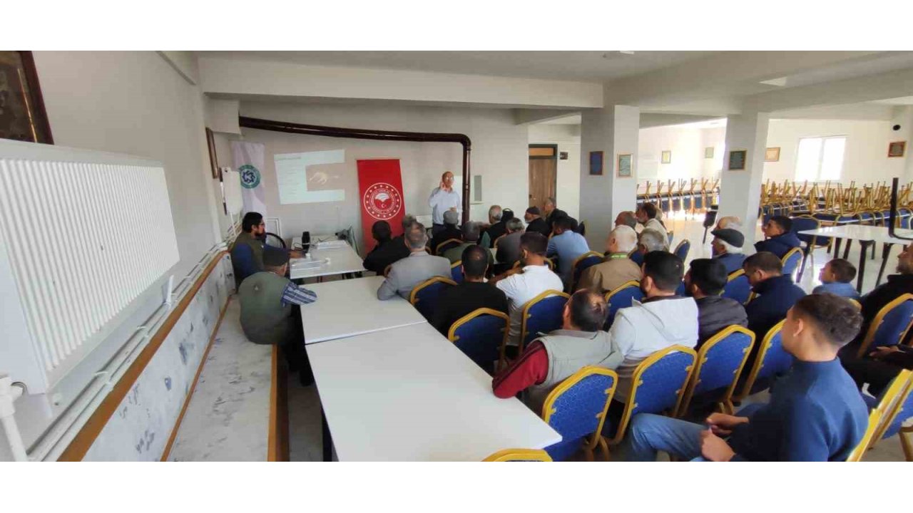 Kars’ta Hayvan Yetiştiriclerine Şarbon Hastalığı Ve Korunma Yöntemleri Anlatılıyor