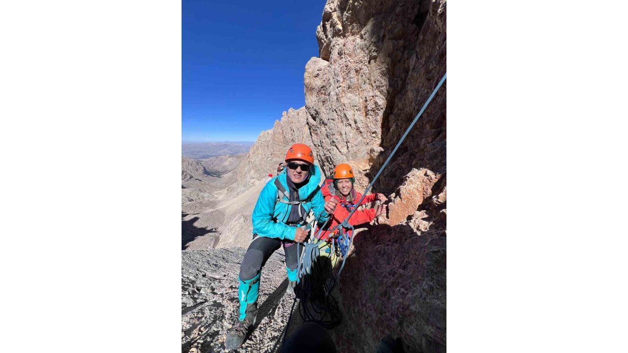 Denizlili Dağcılar Kaldı Ve Sulağankaya Zirvelerine Tırmandı